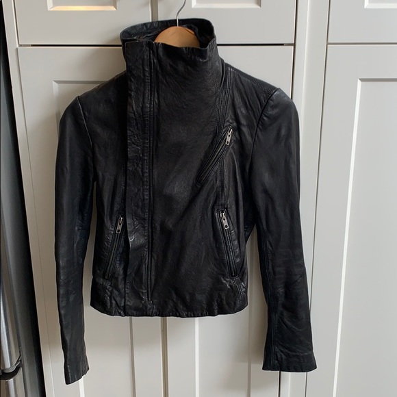 Line leather jacket - Picture 7 of 10